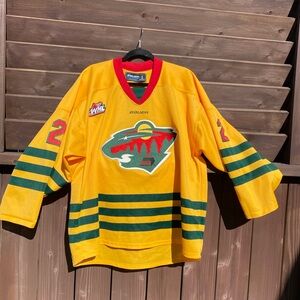 Bauer Team Mens Jersey Yellow sz L Winnipeg AAA Hockey 2 WHL